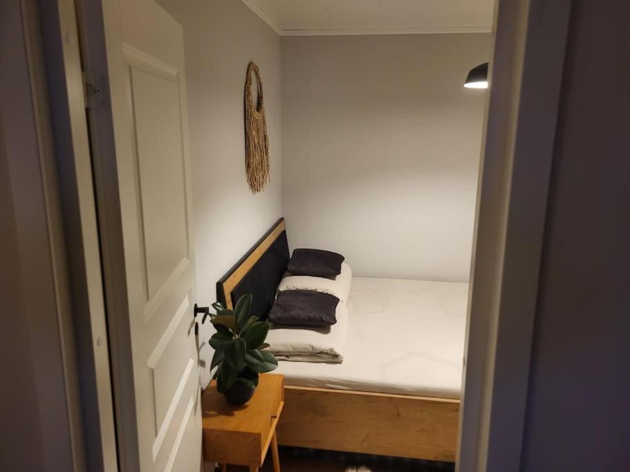 Ferienhaus Hubane Majake Suedames Ootab Kuelalisi! Kärdla