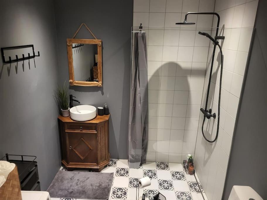 Hubane Majake Suedames Ootab Kuelalisi!