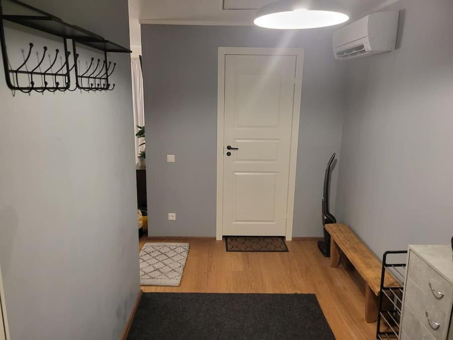 Hubane Majake Suedames Ootab Kuelalisi! Ferienhaus *