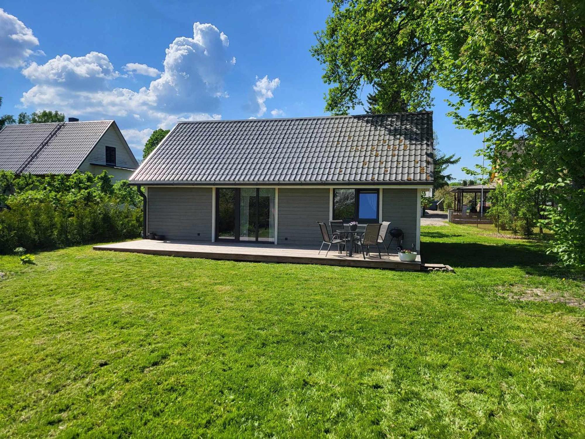 Ferienhaus Hubane Majake Suedames Ootab Kuelalisi!